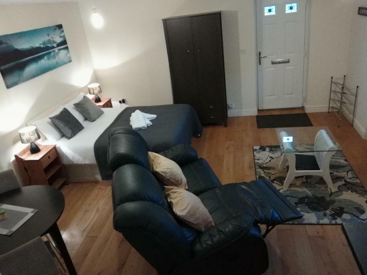 Metrolets 2 Apartment ลูตัน ภายนอก รูปภาพ